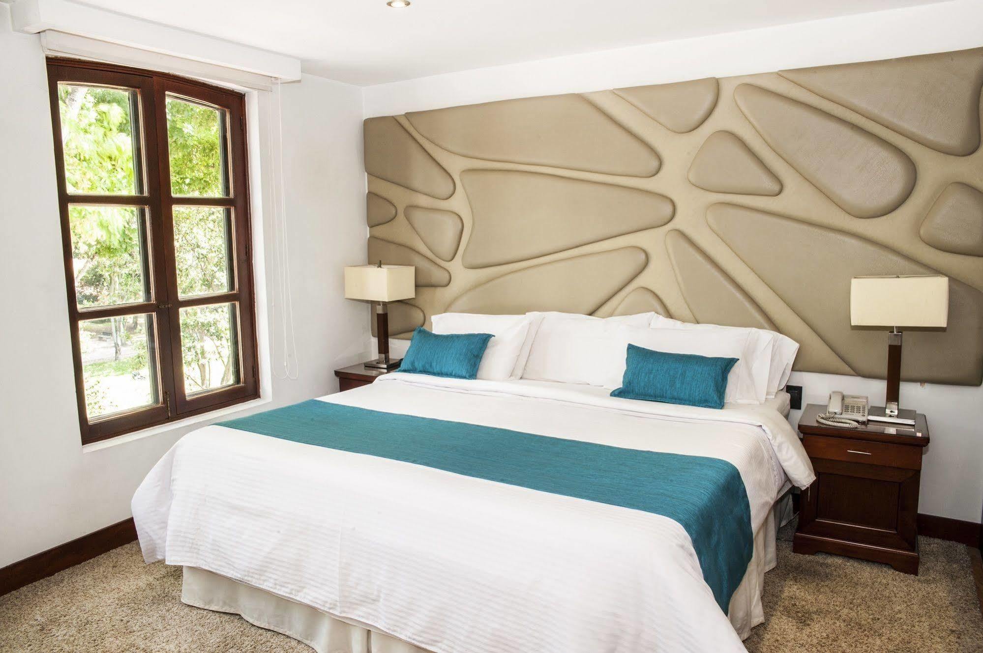 Hotel Virrey Park Bogota Bagian luar foto