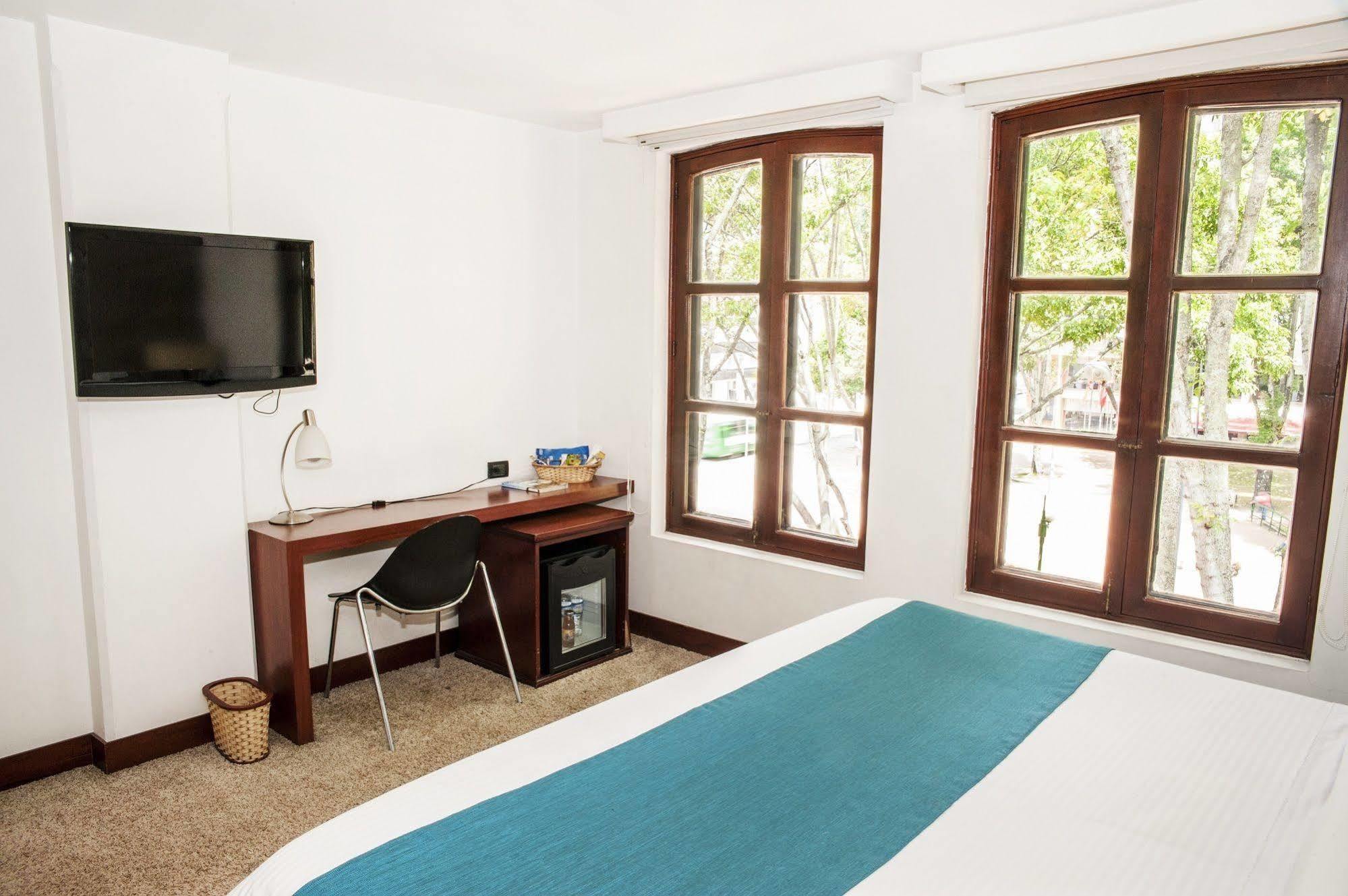 Hotel Virrey Park Bogota Bagian luar foto