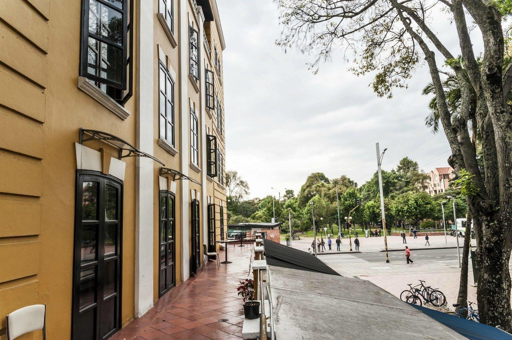 Hotel Virrey Park Bogota Bagian luar foto