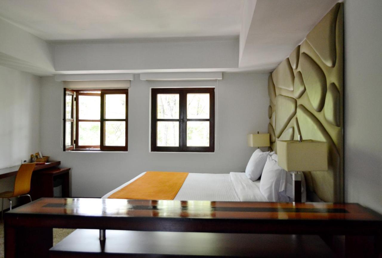 Hotel Virrey Park Bogota Bagian luar foto